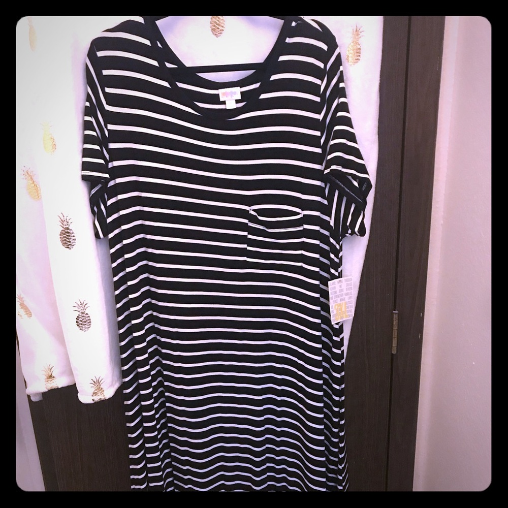 NWT LuLaRoe Carly Black and White Dress